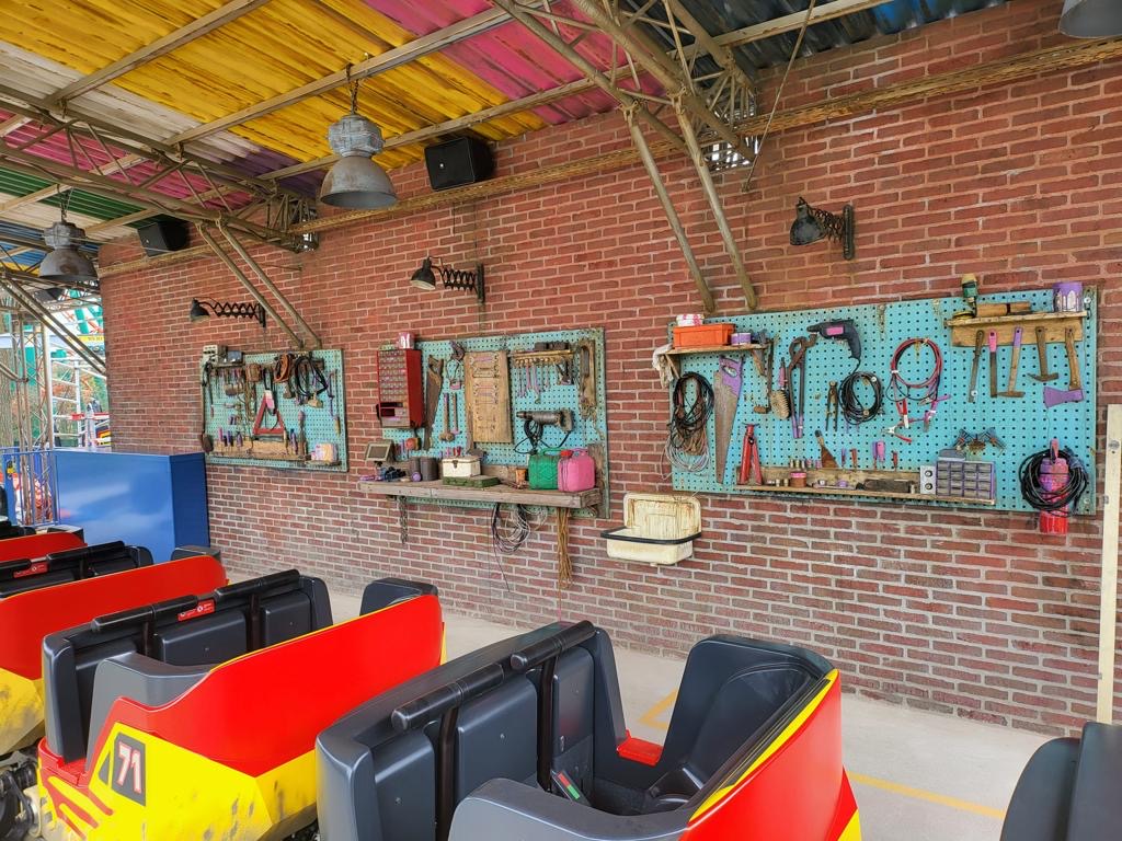 Walibi Holland rollercoaster